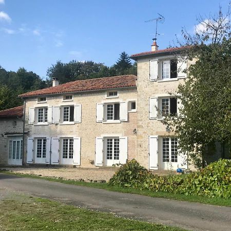 Moulin Sous La Vergne Nanteuil-en-Vallée Εξωτερικό φωτογραφία