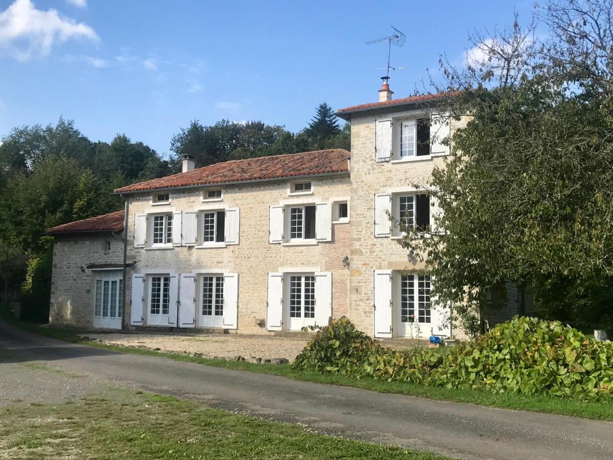 Moulin Sous La Vergne Nanteuil-en-Vallée Εξωτερικό φωτογραφία