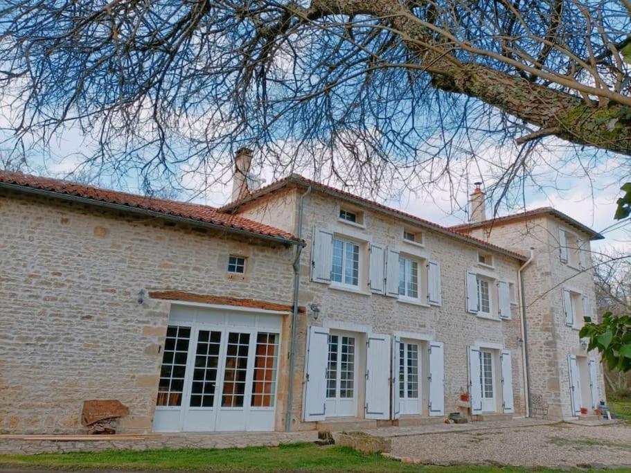 Moulin Sous La Vergne Nanteuil-en-Vallée Εξωτερικό φωτογραφία